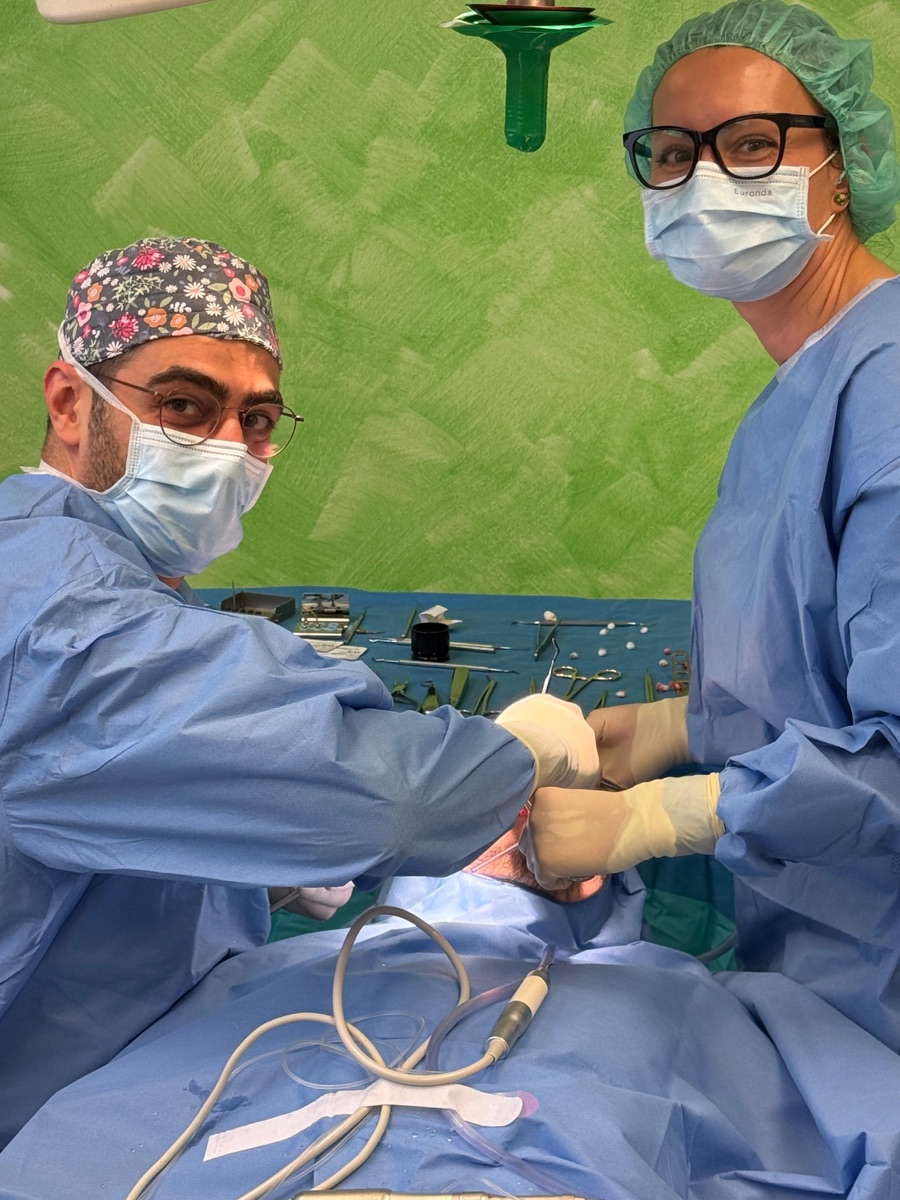 OP-Team konzentriert bei der Arbeit